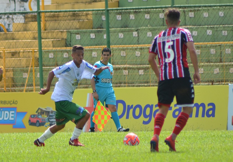 Meia Adilson, sub-15 da Francana (Foto: Rodolfo César/Francana)
